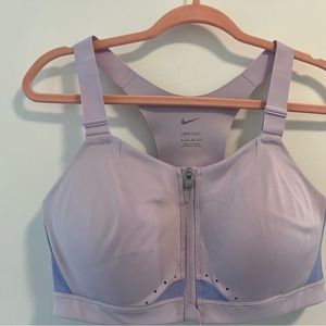 New with tags Nike top de sport